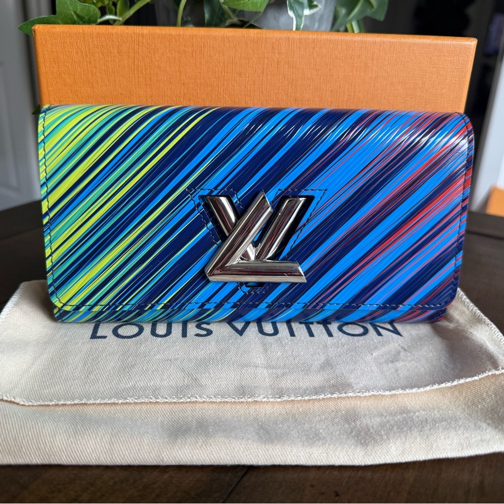 Like New Limited Edition LV Tropical Sarah Turn Lock Wallet